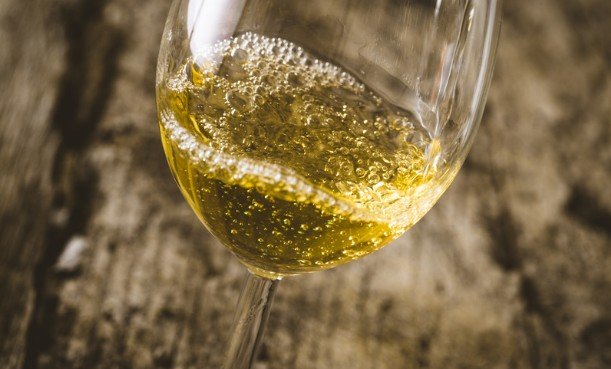 Choosing the Best Sparkling White Wine for an Occasion